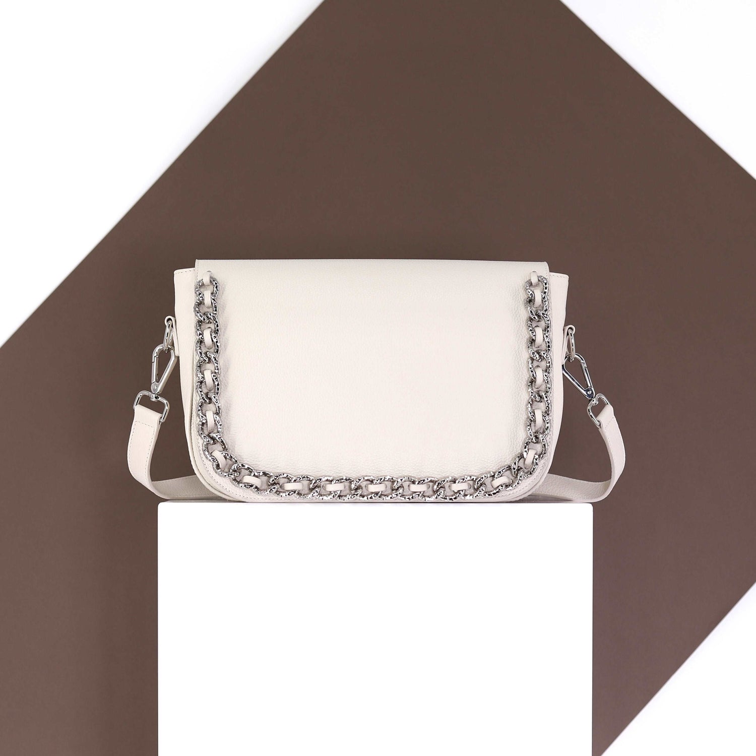 CHAIN ME UP flap genuine leather off-white medium