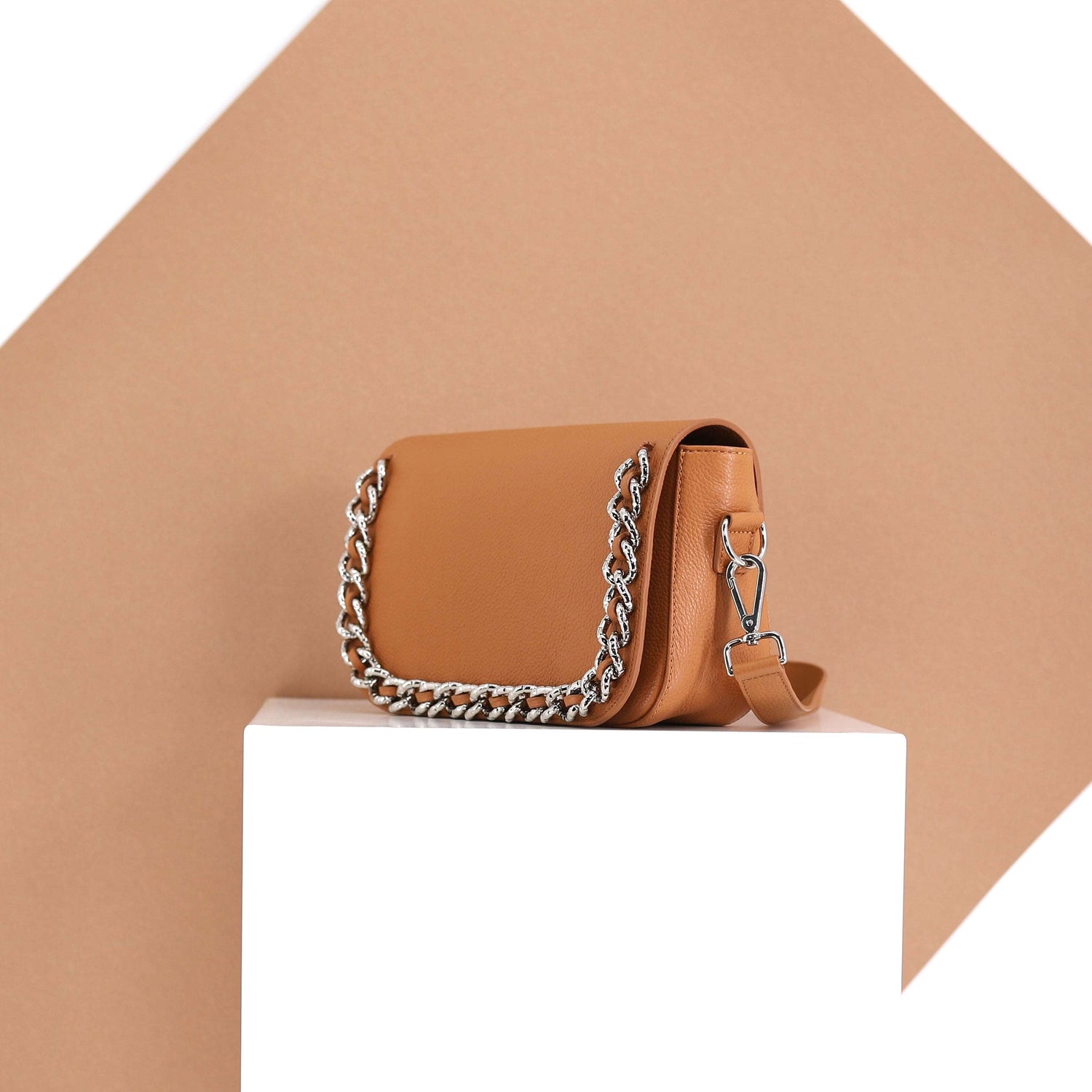 CHAIN ME UP flap genuine leather caramel small