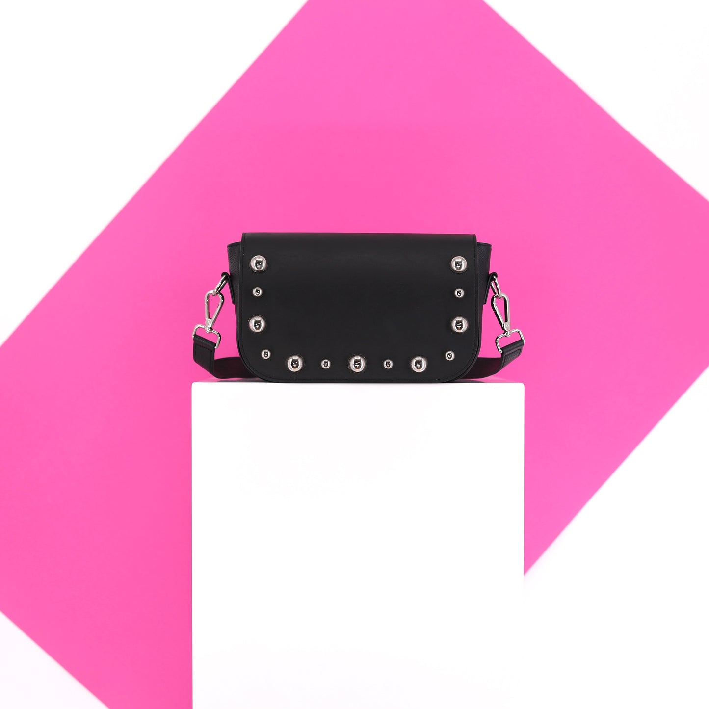 BRONX flap genuine leather black with studs small