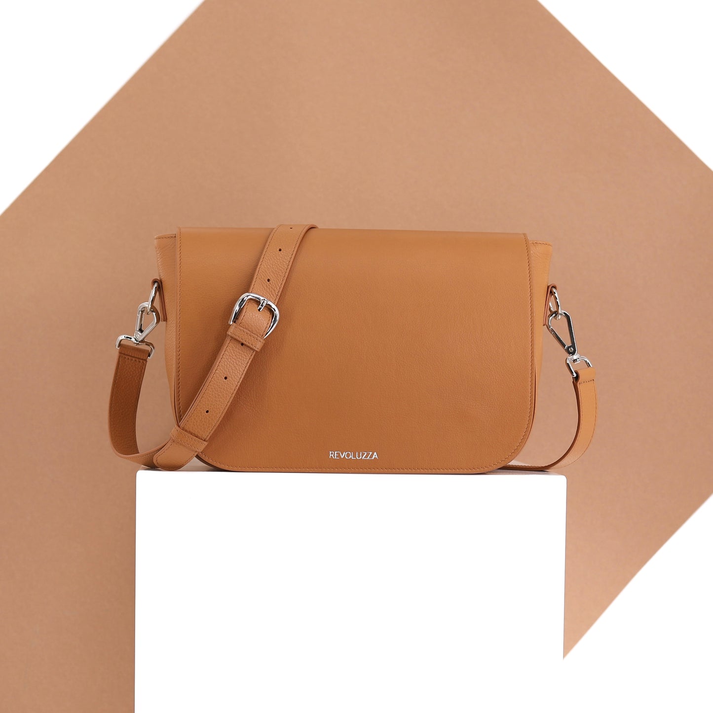 EMILIA handbag genuine leather caramel medium