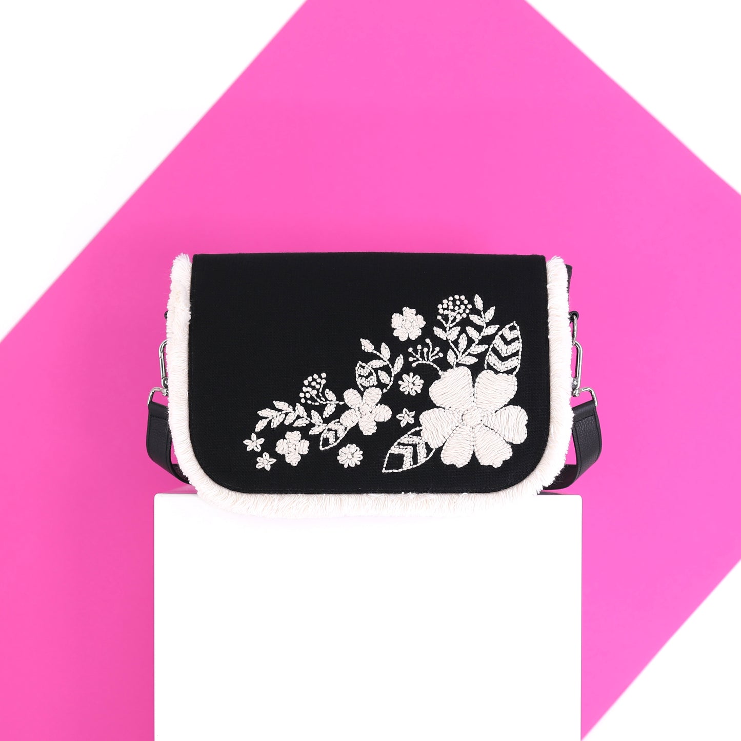 LOVELY flap black off-white flower broderie medium