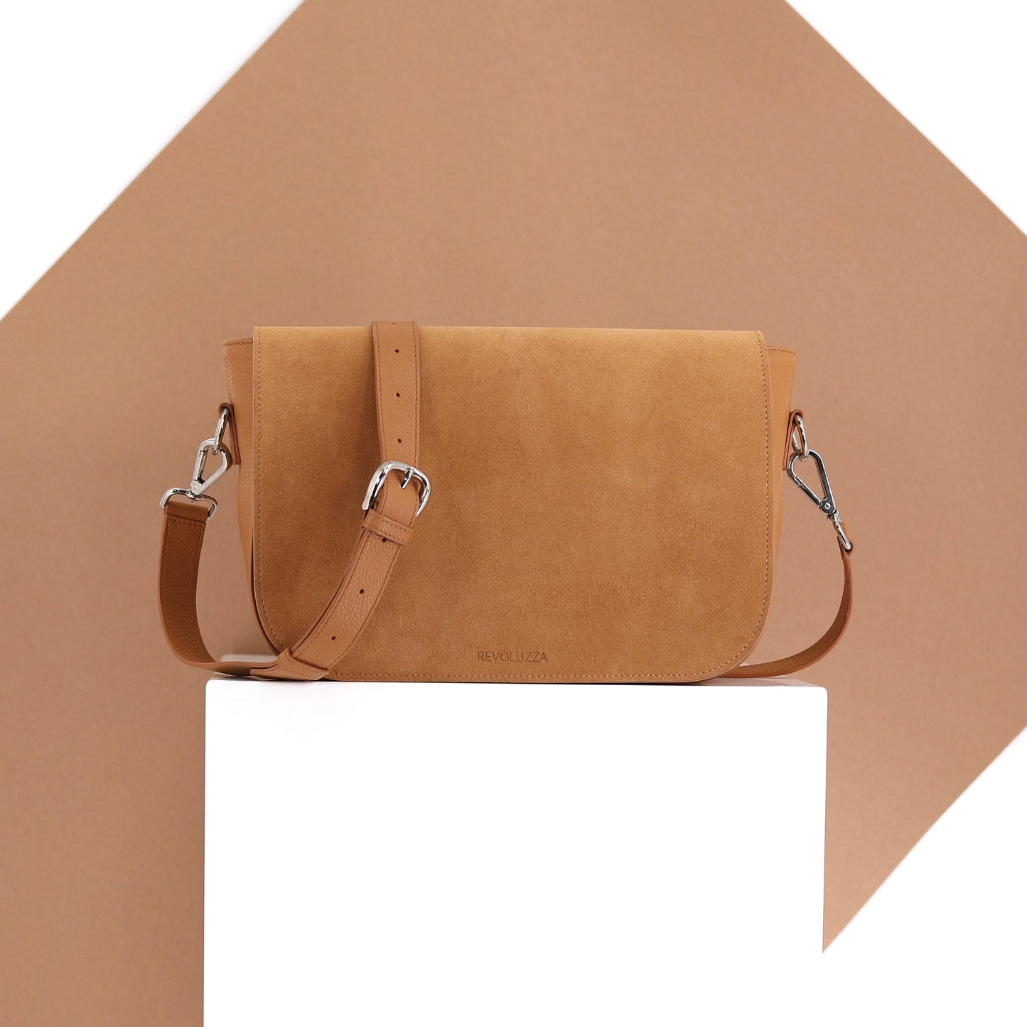 SIMPLY MODERN flap suede caramel medium