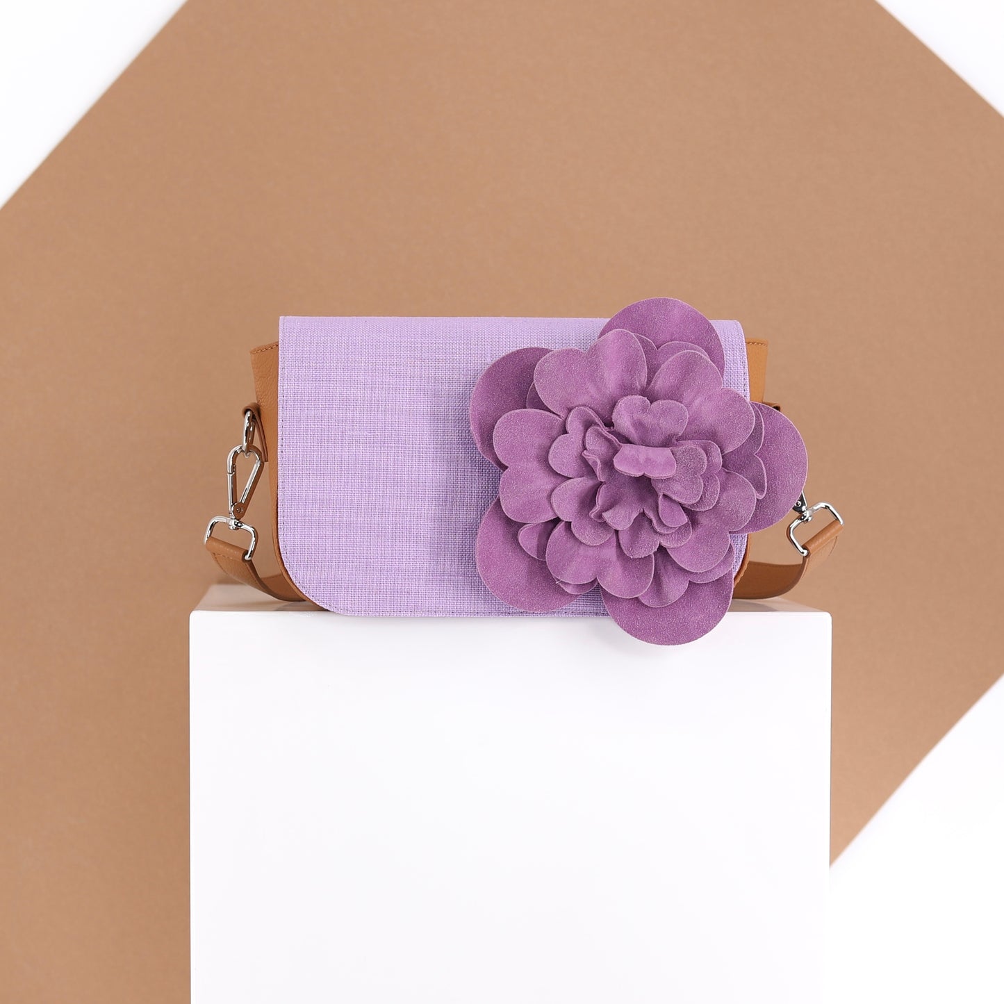 FLOWER POWER Klappe aus Stoff in violett  small