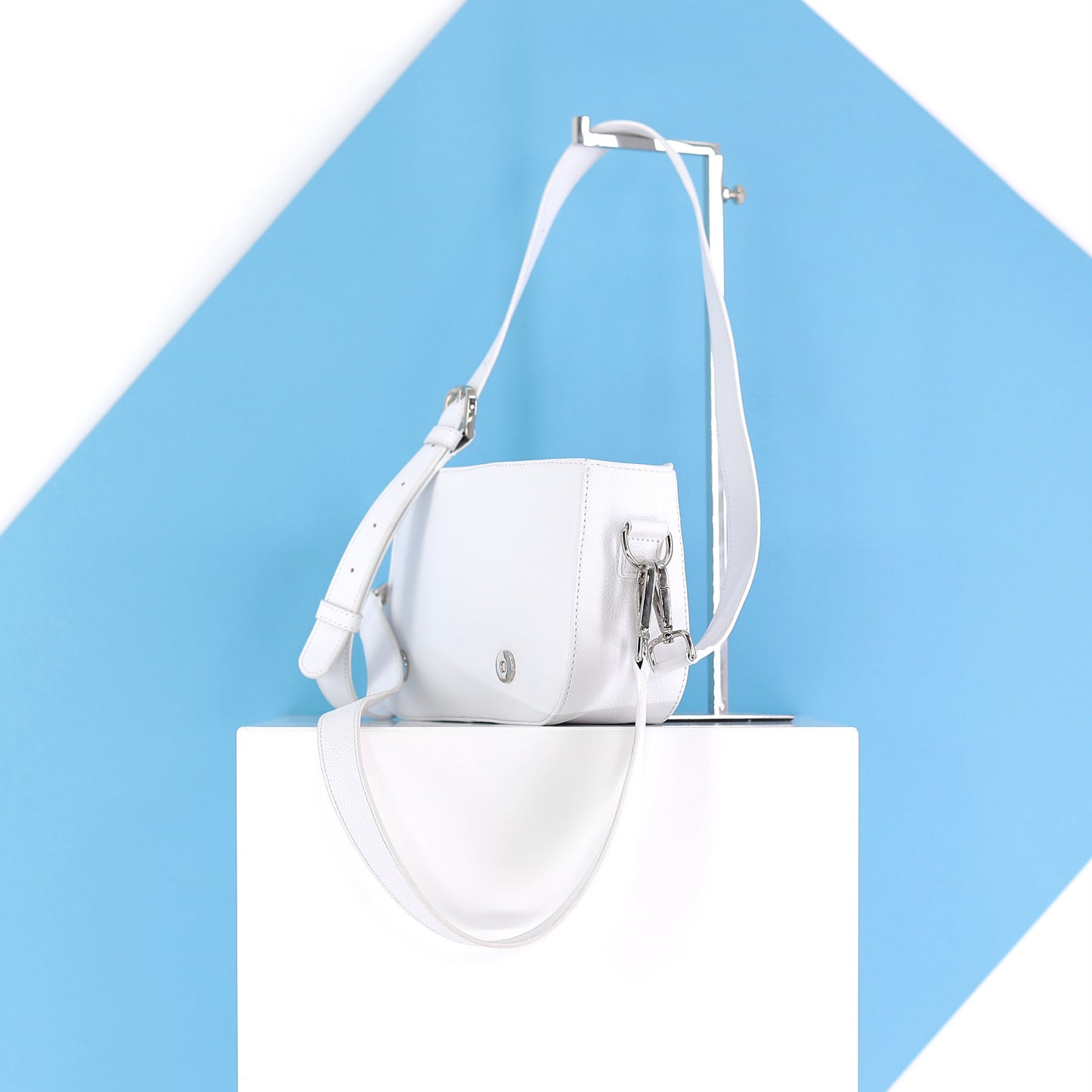 EMILIA Handtasche aus echtem Leder in weiß,   small