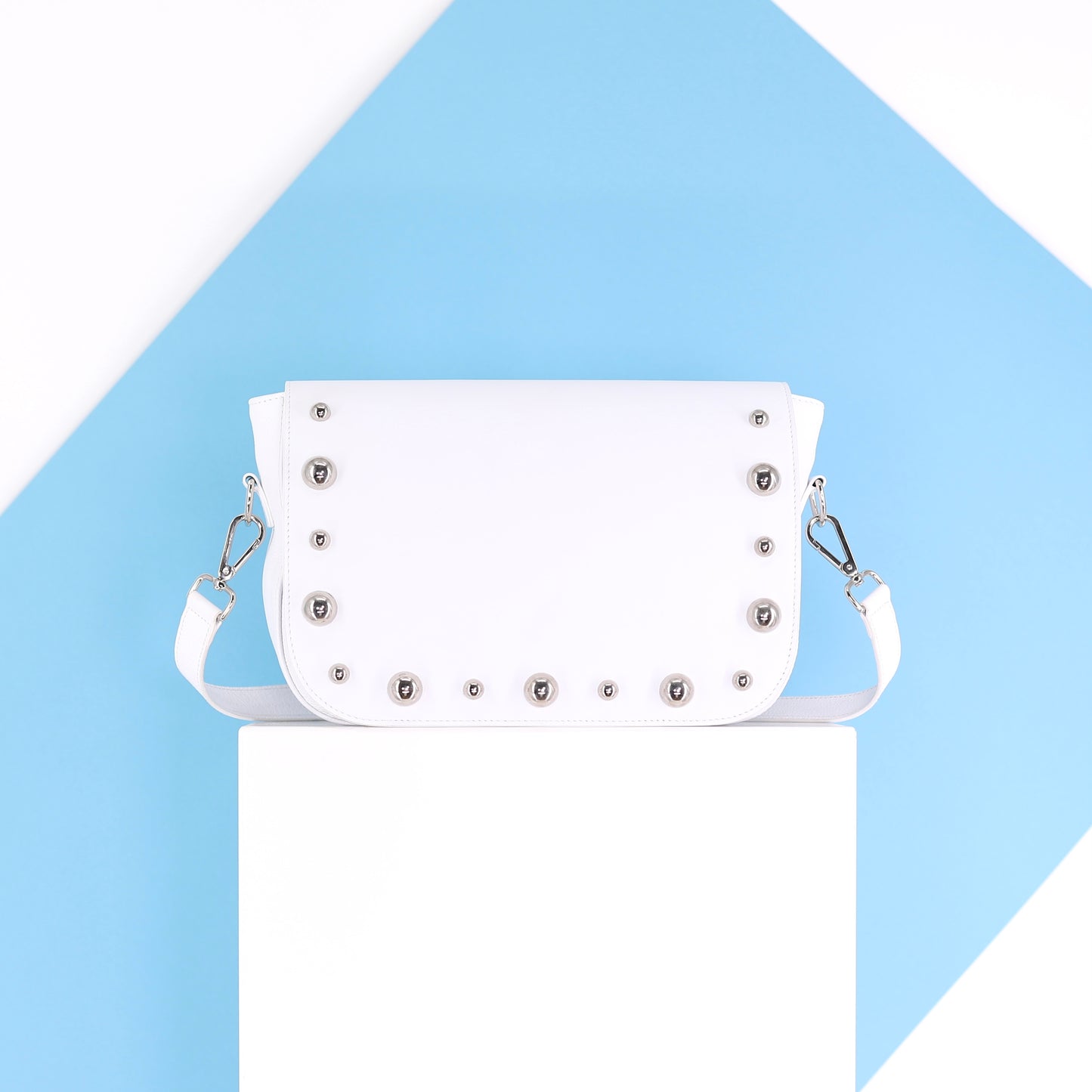 BRONX flap genuine leather white with studs medium